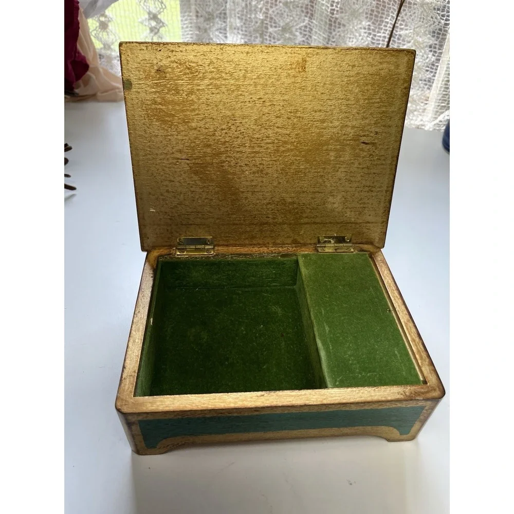 VTG Florentine Musical Jewelry Box W Decorative Pic Gold Gilt Made Italy 8